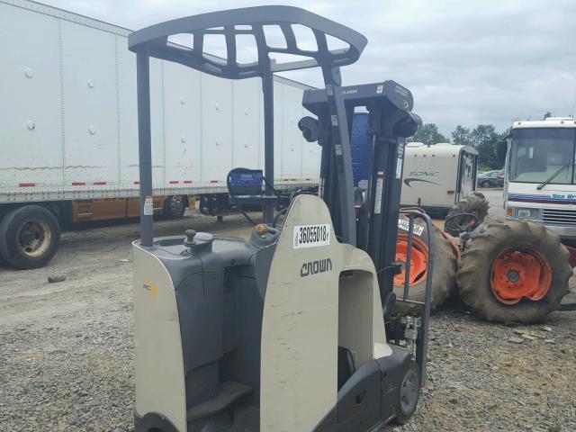 1A353011 - 2012 CROW FORKLIFT WHITE photo 4