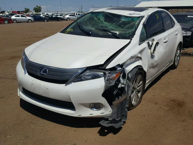 JTHBB1BA0B2044746 - 2011 LEXUS HS 250H WHITE photo 2