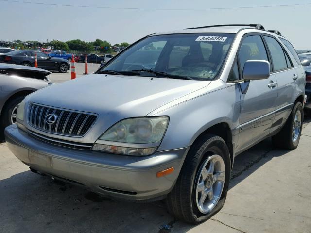 JTJGF10U620131102 - 2002 LEXUS RX 300 SILVER photo 2