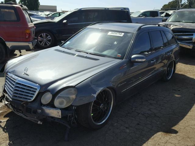 WDBUH76J05A788538 - 2005 MERCEDES-BENZ E 55 AMG GRAY photo 2