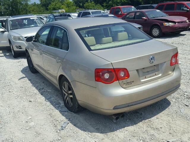 3VWSF71K35M613487 - 2005 VOLKSWAGEN NEW JETTA BEIGE photo 3