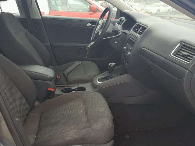 3VW2K7AJ9EM249126 - 2014 VOLKSWAGEN JETTA BASE 灰色 照片 5