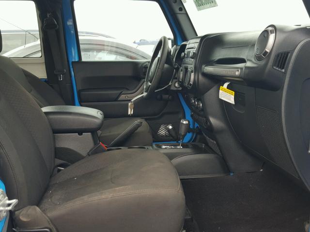 1C4AJWAG4HL678826 - 2017 JEEP WRANGLER S BLUE photo 5