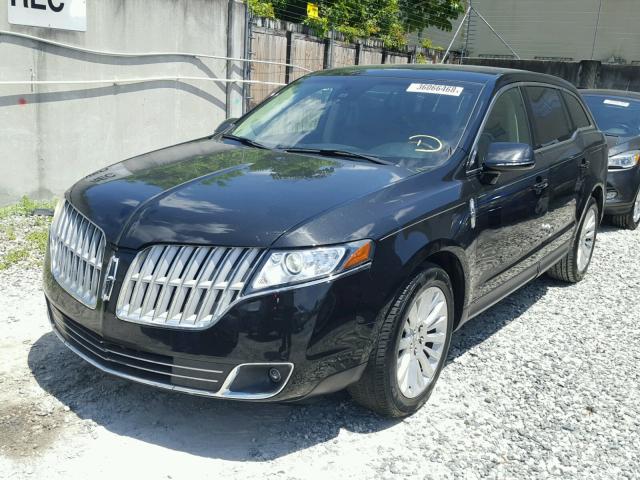 2LMHJ5FR7CBL54698 - 2012 LINCOLN MKT BLACK photo 2