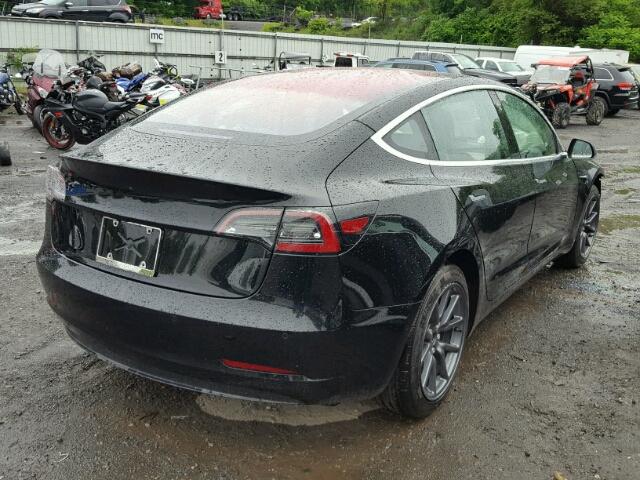 5YJ3E1EA3JF004827 - 2018 TESLA MODEL 3 შავი ფოტო 4
