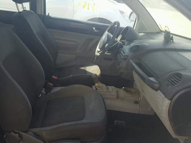 3VWBA21C6XM414074 - 1999 VOLKSWAGEN NEW BEETLE შავი ფოტო 5