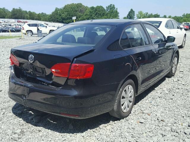 3VW1K7AJ9EM324239 - 2014 VOLKSWAGEN JETTA BASE Սև լուսանկար 4