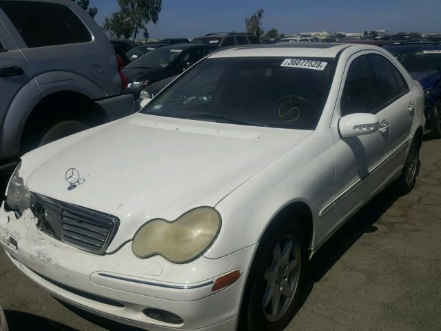 WDBRF61J22F180872 - 2002 MERCEDES-BENZ C 240 WHITE photo 2