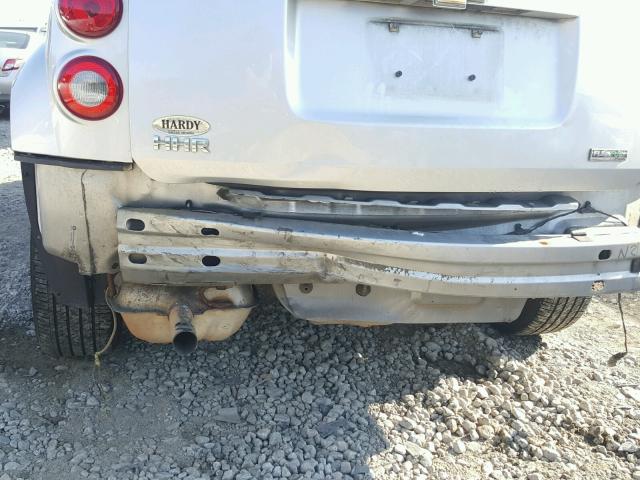 3GNBAAFW7BS566909 - 2011 CHEVROLET HHR LS SILVER photo 9
