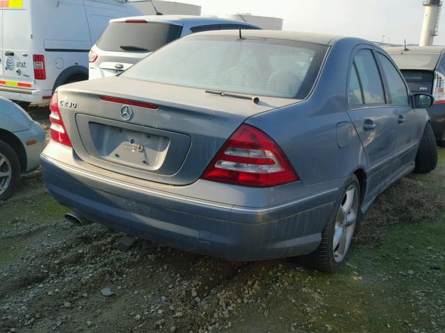 WDBRF52H06A841808 - 2006 MERCEDES-BENZ C230 GRAY photo 4