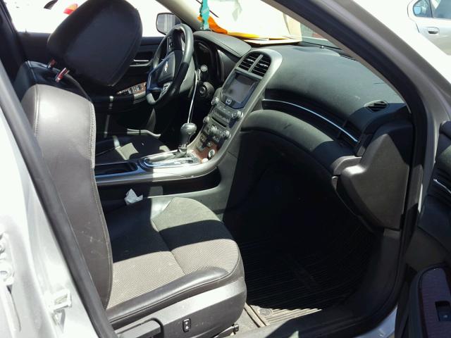1G11D5SR9DF245988 - 2013 CHEVROLET MALIBU 1LT 银色 照片 5