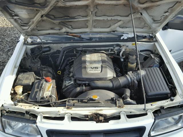 4S6DM58W814400185 - 2001 HONDA PASSPORT E WHITE photo 7