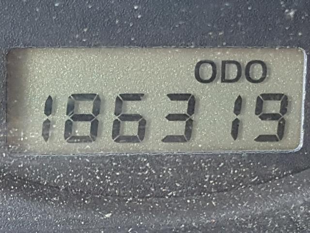 4S6DM58W814400185 - 2001 HONDA PASSPORT E WHITE photo 8