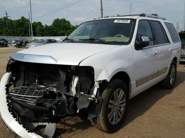 5LMJJ2J56AEJ00429 - 2010 LINCOLN NAVIGATOR WHITE photo 2
