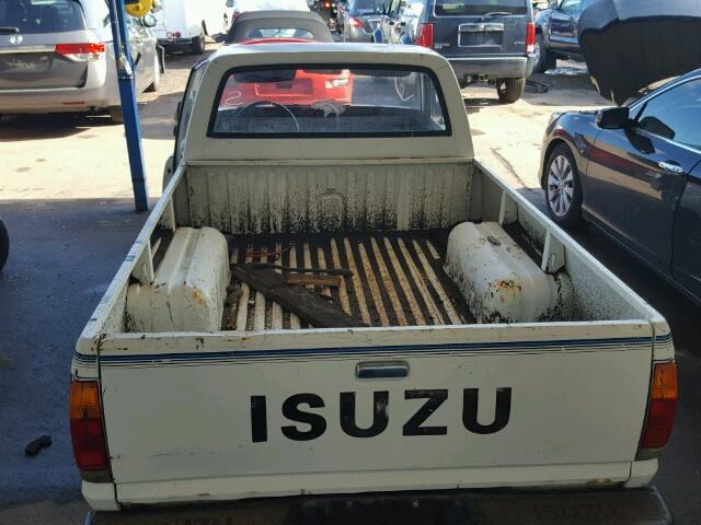 JAABL14A5F0711749 - 1985 ISUZU PUP WHITE photo 6