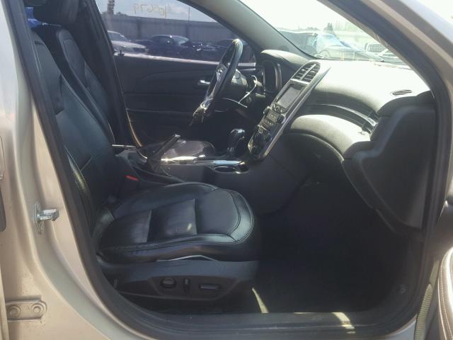 1G11F5SL9FF259107 - 2015 CHEVROLET MALIBU LTZ 金色 照片 5