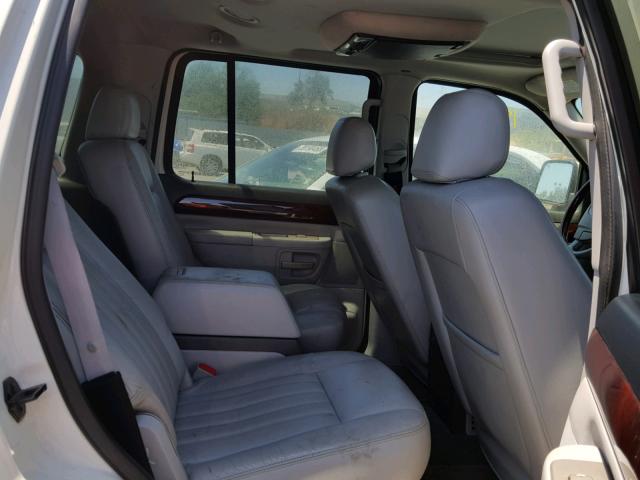 5LMEU88H24ZJ21268 - 2004 LINCOLN AVIATOR WHITE photo 6