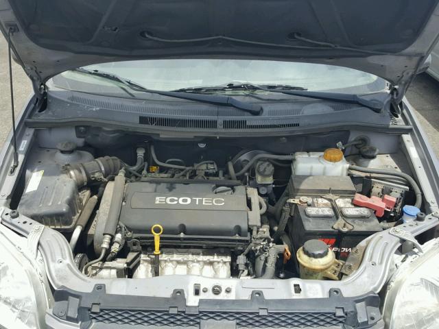 KL1TD5DE8AB118038 - 2010 CHEVROLET AVEO LS GRAY photo 7