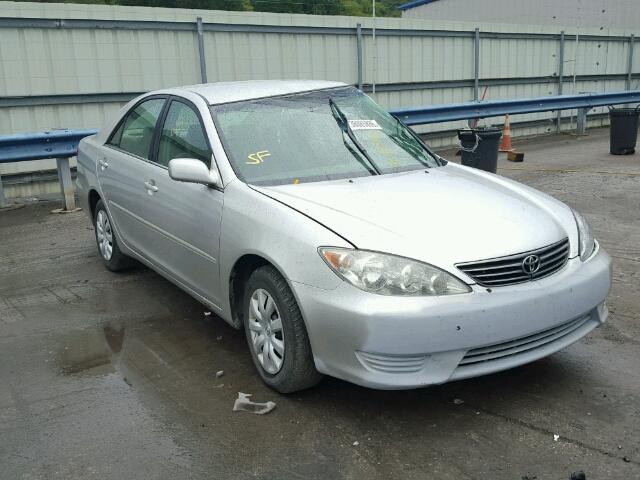 4T1BE32K05U562499 - 2005 TOYOTA CAMRY LE SILVER photo 1