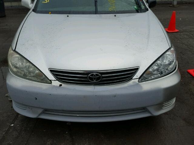 4T1BE32K05U562499 - 2005 TOYOTA CAMRY LE SILVER photo 7