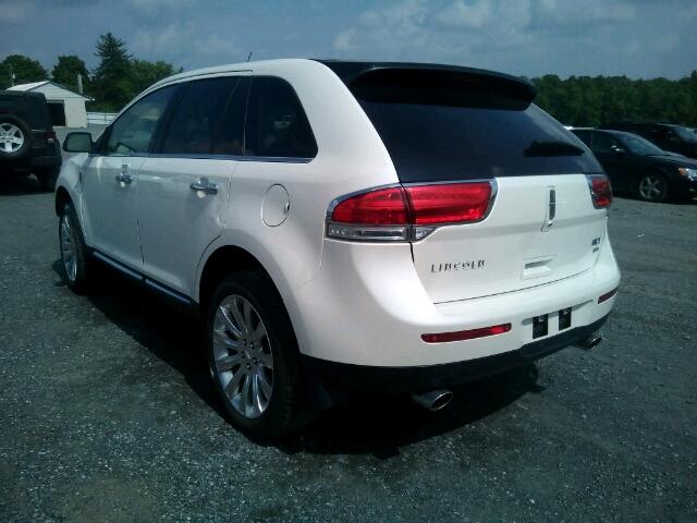 2LMDJ8JK3FBL33037 - 2015 LINCOLN MKX WHITE photo 3