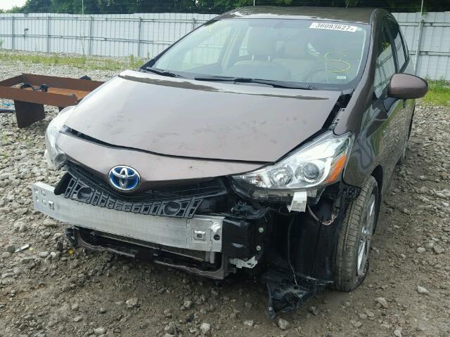 JTDZN3EU8FJ023485 - 2015 TOYOTA PRIUS V BROWN photo 9