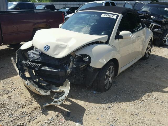 3VWRF31Y36M328883 - 2006 VOLKSWAGEN NEW BEETLE Krem foto 2