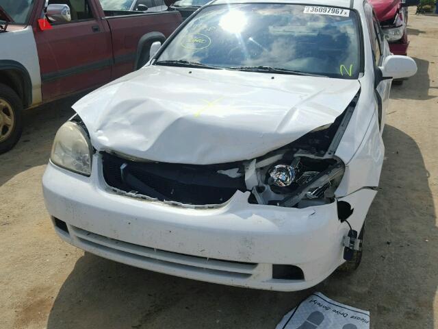 KL5JD56Z07K507609 - 2007 SUZUKI FORENZA WHITE photo 9