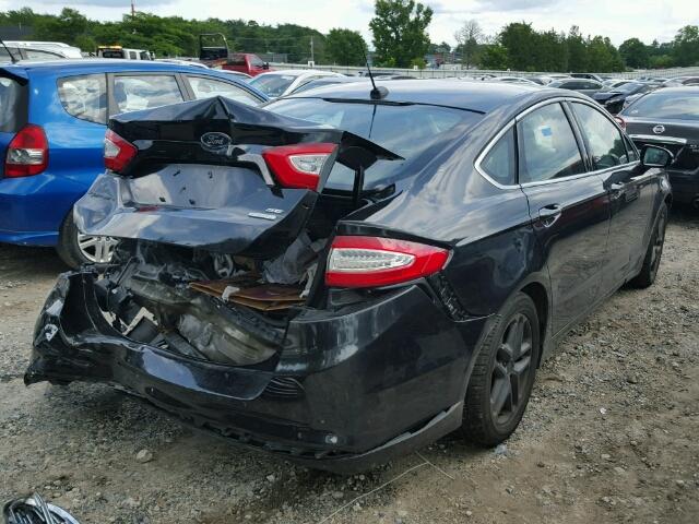 3FA6P0HR8DR298916 - 2013 FORD FUSION SE BLACK photo 4