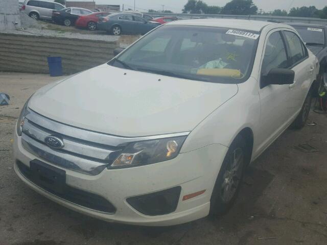 3FAHP0GAXCR124185 - 2012 FORD FUSION S WHITE photo 2