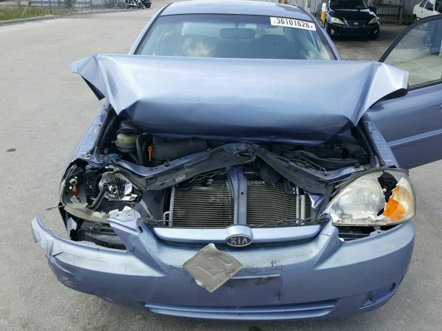 KNADC125056386525 - 2005 KIA RIO BLUE photo 7