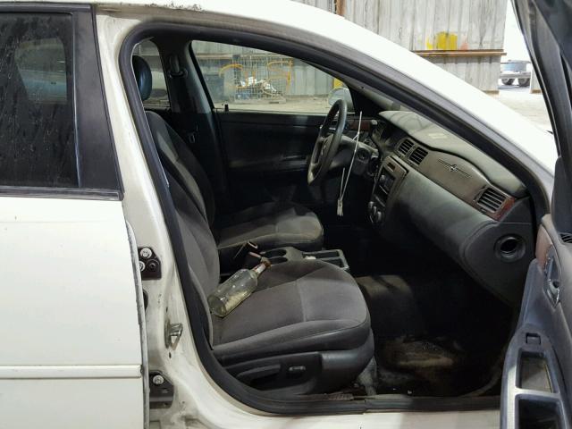 2G1WS551469349382 - 2006 CHEVROLET IMPALA POL WHITE photo 5