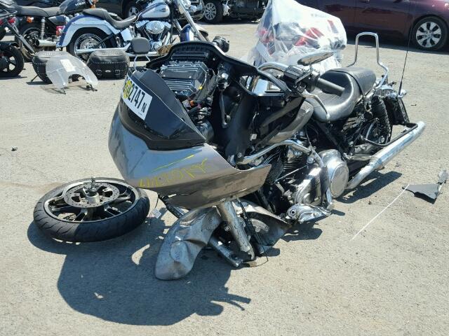 1HD1KHC14HB660400 - 2017 HARLEY-DAVIDSON FLTRX 银色 照片 2