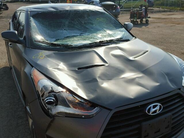 KMHTC6AE9FU244003 - 2015 HYUNDAI VELOSTER T GRAY photo 9