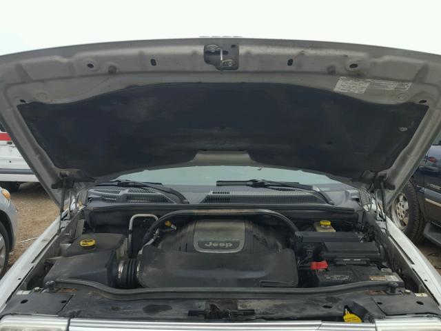 1J8HG58276C122274 - 2006 JEEP COMMANDER 银色 照片 7