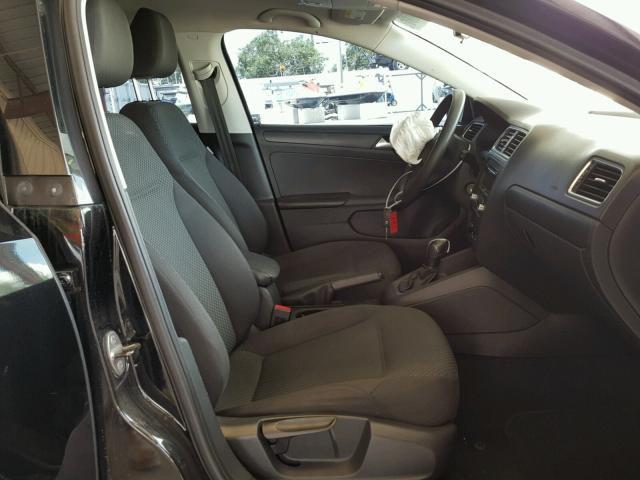 3VW2K7AJ3DM267281 - 2013 VOLKSWAGEN JETTA BASE 黑色 照片 5