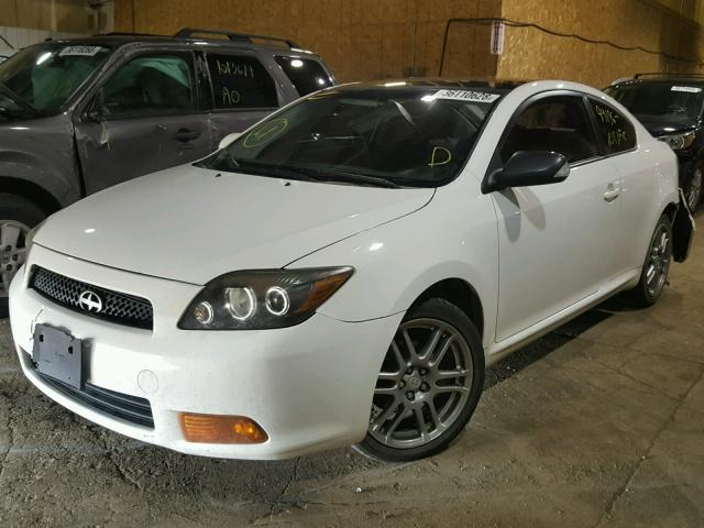 JTKDE167690279974 - 2009 TOYOTA SCION WHITE photo 2