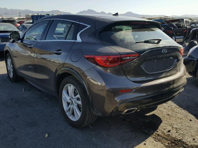 SJKCH5CP7JA043335 - 2018 INFINITI QX30 BASE BROWN photo 3