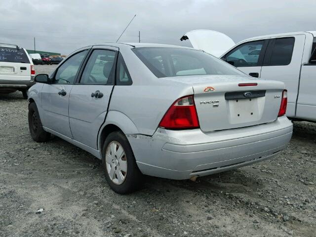 1FAFP34N46W238801 - 2006 FORD FOCUS ZX4 SILVER photo 3