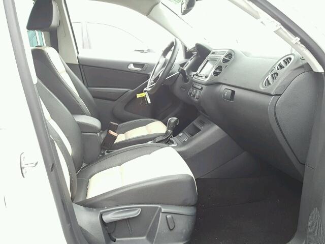 WVGSV7AX0HW508519 - 2017 VOLKSWAGEN TIGUAN WHITE photo 5