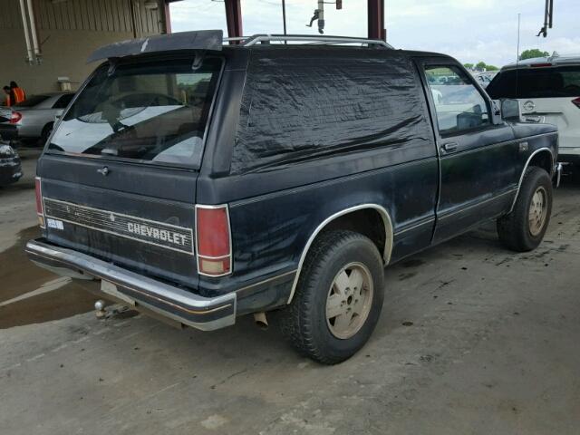 1G8CT18B6F0216051 - 1985 CHEVROLET BLAZER S10 BLACK photo 4