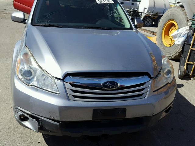 4S4BRBFC2B3353705 - 2011 SUBARU OUTBACK 2. SILVER photo 9