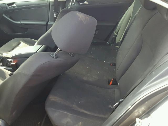 3VW2K7AJXFM423772 - 2015 VOLKSWAGEN JETTA BASE 灰色 照片 6