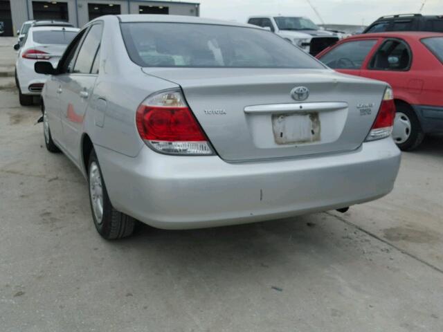 4T1BE32KX6U129547 - 2006 TOYOTA CAMRY SILVER photo 3