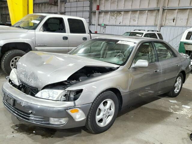 JT8BF28GXX5058682 - 1999 LEXUS RX300 GRAY photo 2