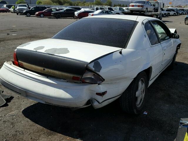 2G1WX12X0T9170903 - 1996 CHEVROLET MONTE CARL WHITE photo 4