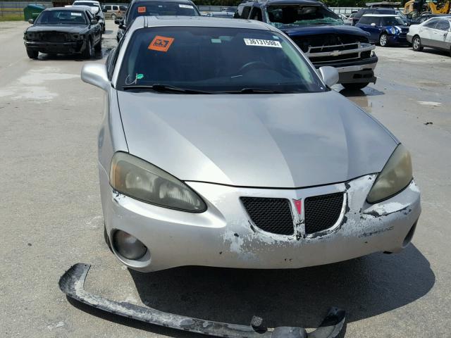 2G2WP552281124630 - 2008 PONTIAC GRAND PRIX SILVER photo 9