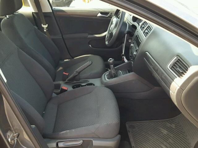 3VW1K7AJ2CM344653 - 2012 VOLKSWAGEN JETTA BASE 灰色 照片 5