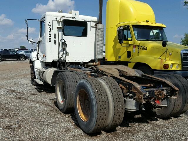 1FUJA6CV94LL97510 - 2004 FREIGHTLINER CONVENTION YELLOW photo 3