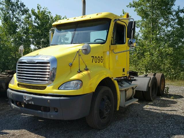 1FUJF0CV27LY88570 - 2007 FREIGHTLINER COLUMBIA 1 YELLOW photo 2